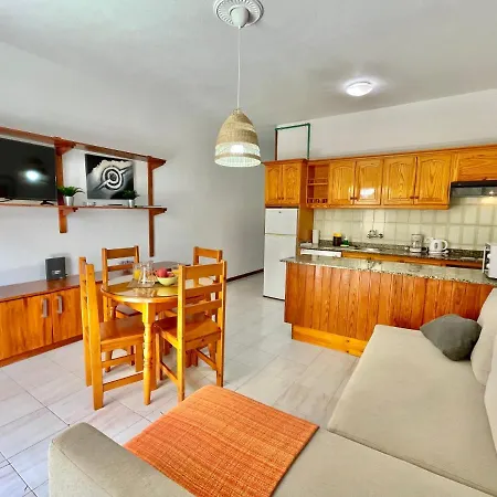 Halley Apartment *