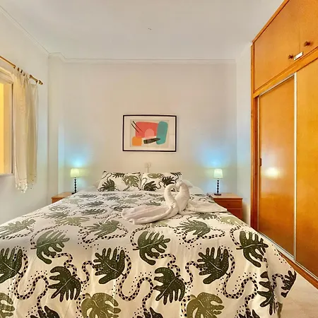 Halley Apartment *